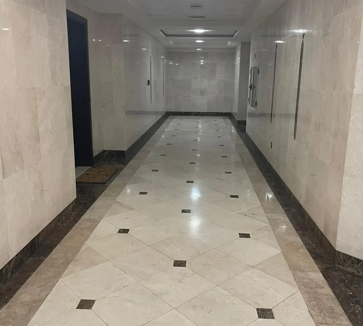 Apartment Near The Beach In Khalidiya New Location Emirati Arabi Uniti