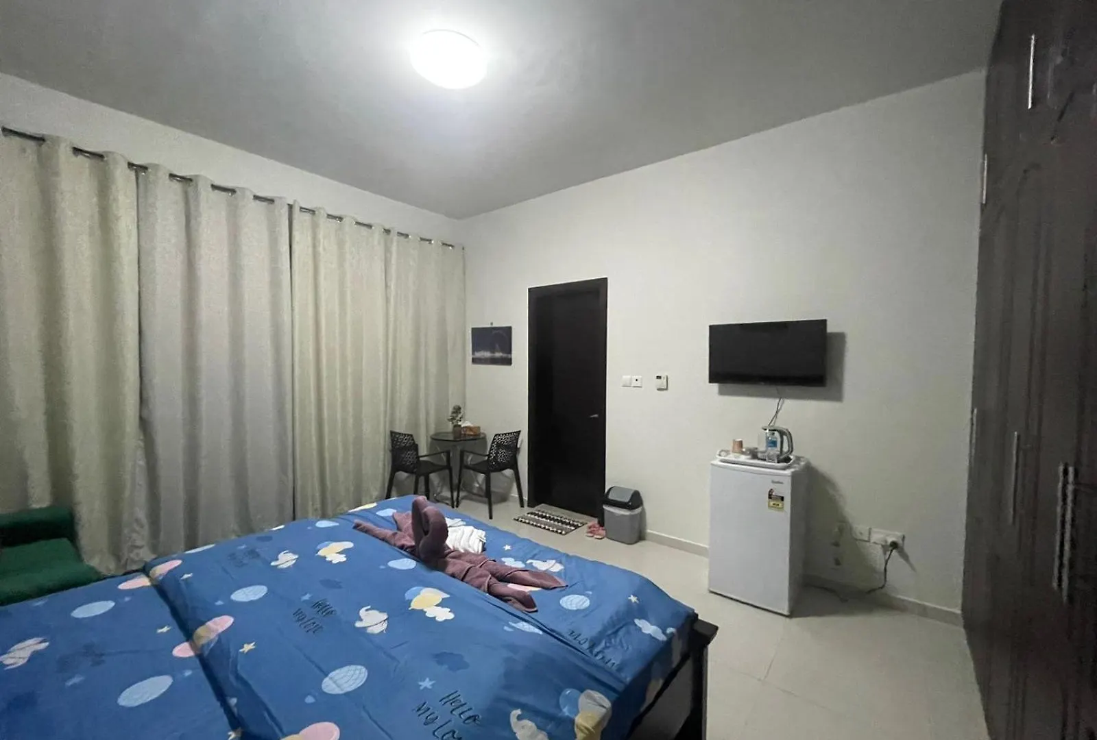 Apartment Near The Beach In Khalidiya New Location Emirati Arabi Uniti