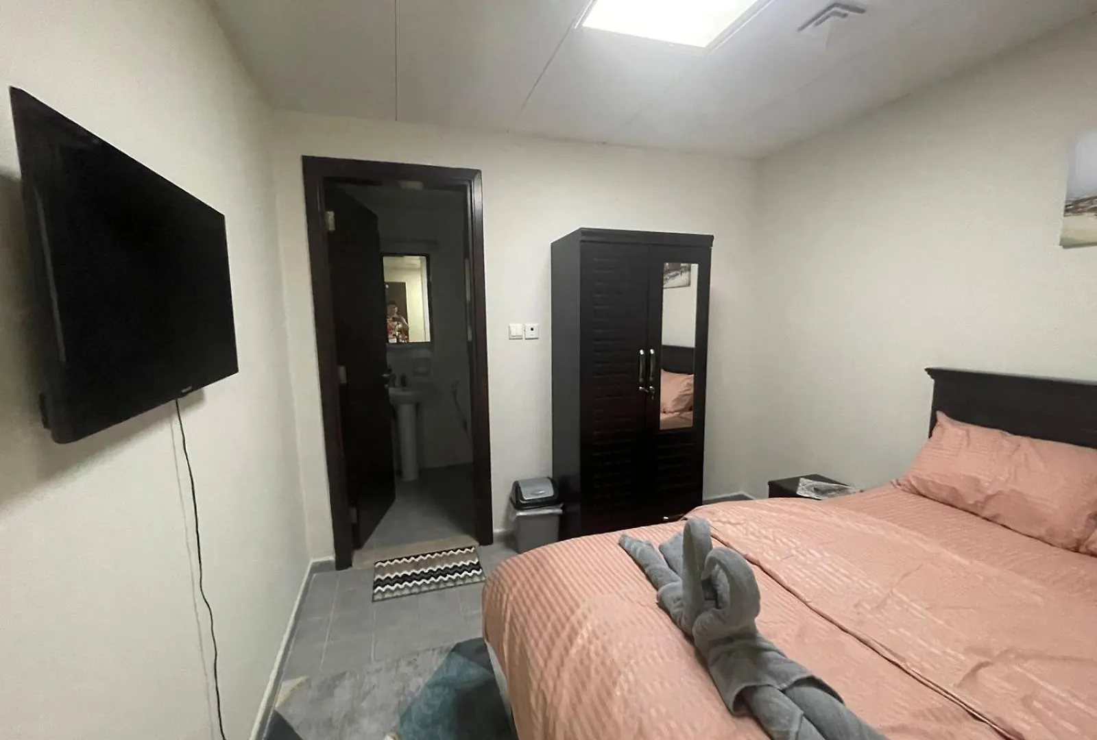 Apartment Near The Beach In Khalidiya New Location